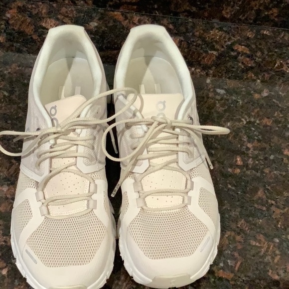 Shoes Womens On Cloud Tennis Shoes Size 8 Poshmark